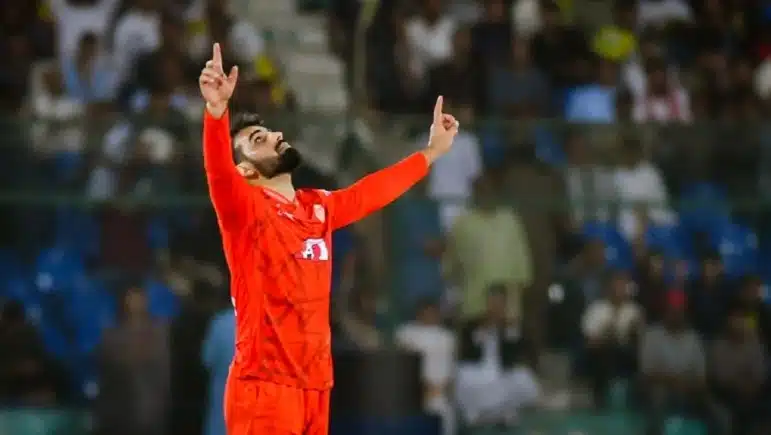 Islamabad United Keep Faith in Shadab Khan Islamabad United Keep Faith in Shadab Khan
