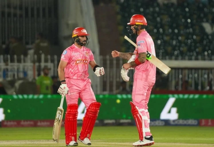 Islamabad United 251/5 vs Karachi Kings
